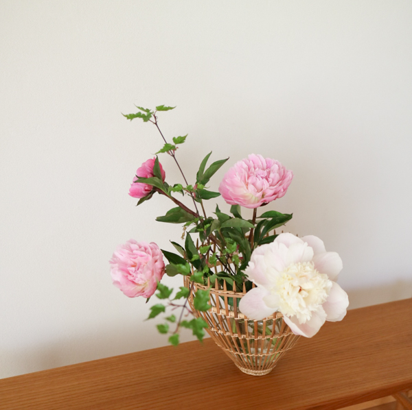 4芍薬をいける 日々花 雨宮フォトオフィス